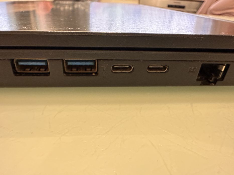 MSI Thin RTX-3060/i5-10850H/16GB RAM/SSD/144 Hz WIN 11