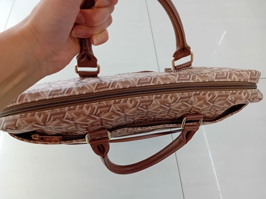 Torba Guess GUCB15HGCFSEW 16" cali na tablet laptop dokumenty