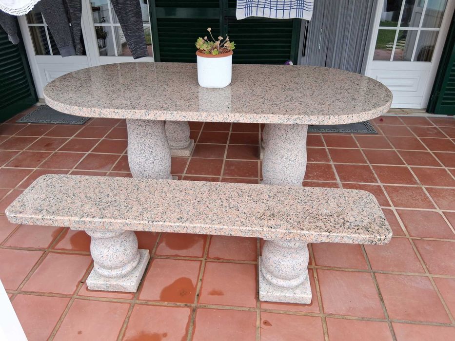 Mesa e banco de granito para exterior