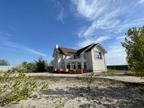 Продажа шикарного дома в Золоче,участок 15 соток у воды,Золоче,Вишенки