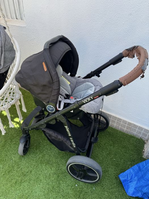 Carrinho bebe - Pierre Cardin