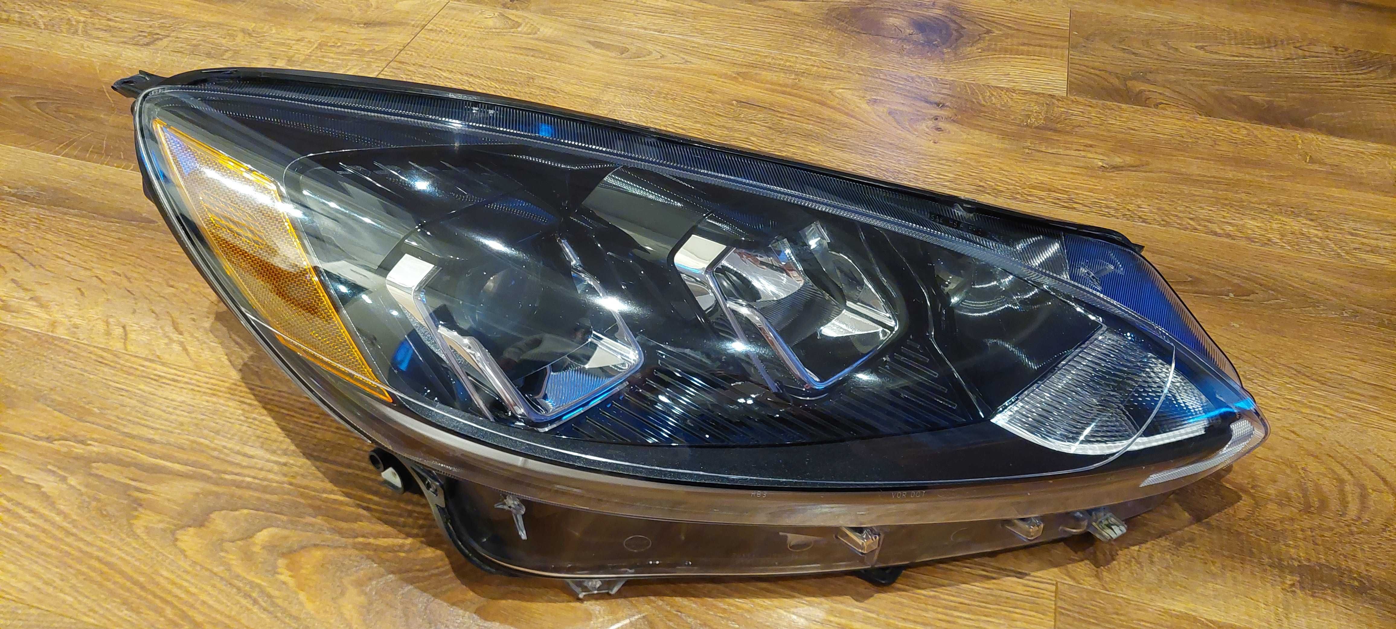 Lampa reflektor prawa Ford Escape 2022