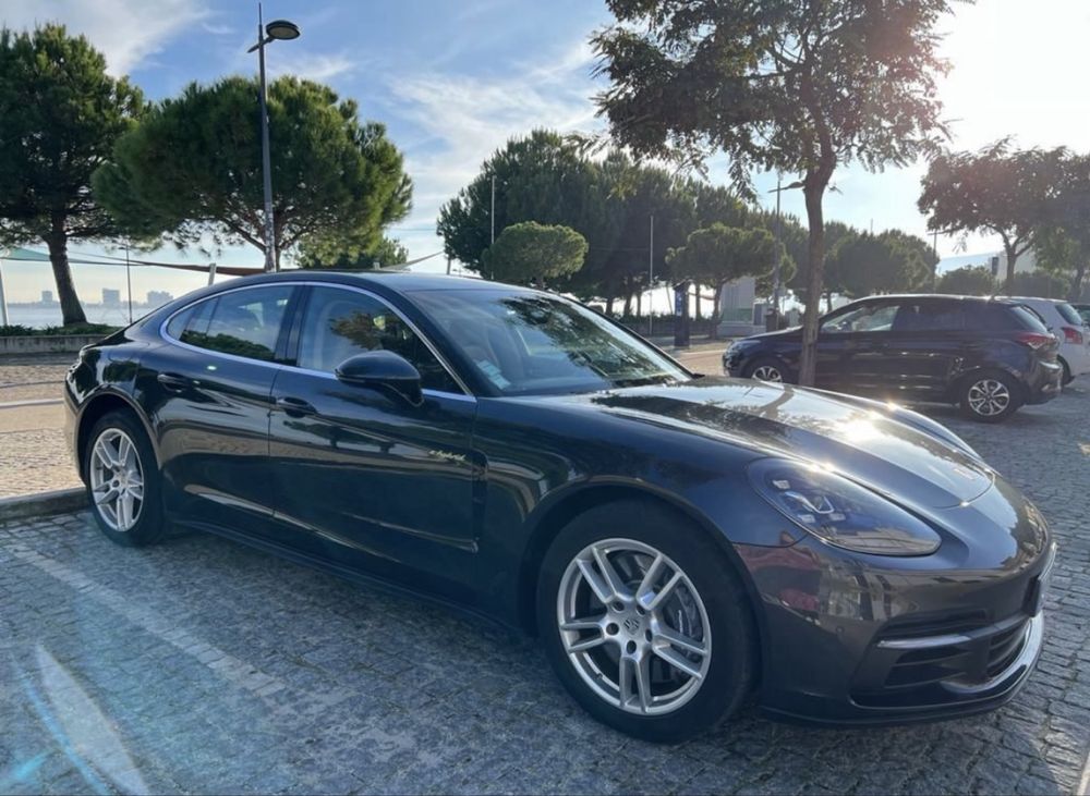 Porsche panamera 4 e-hybrid