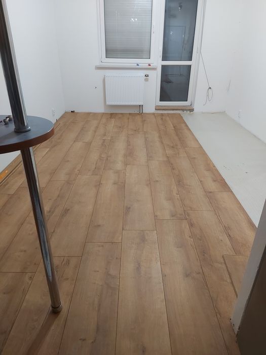 Malowanie ścian, układanie paneli