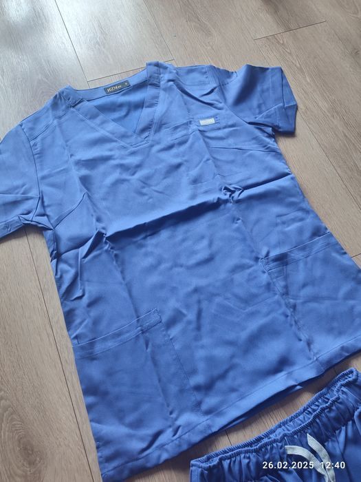 Nowy niebieski mundurek medyczny rozmiar S