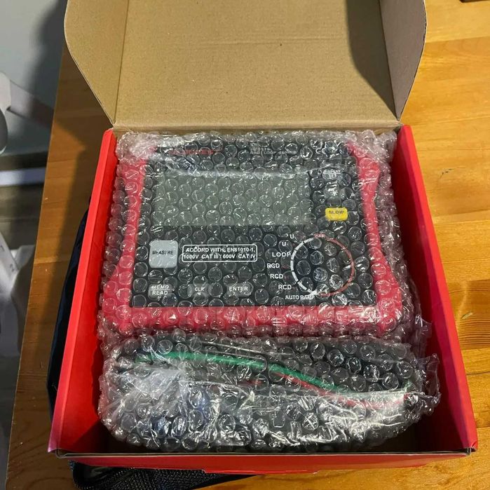 Мегомметр - тестер изоляции кабеля мегометр прибор электрик 1000В