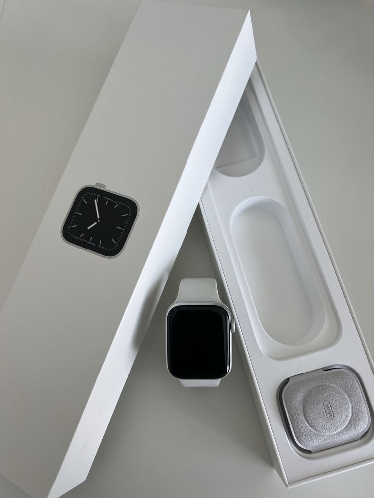 Apple Watch Series 5 - 44mm