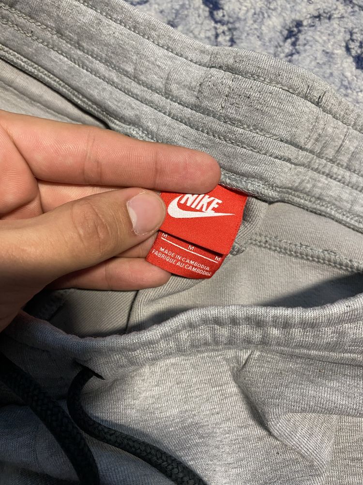 Штаны Nike Tech Fleece