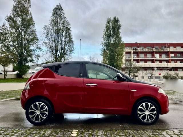 LANCIA YPSILON 1.2 Black&Red 70Cv | Bluetooth | USB | Mãos Livres