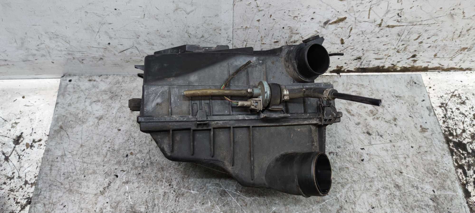 VW Passat B4 Obudowa Filtra Powietrza