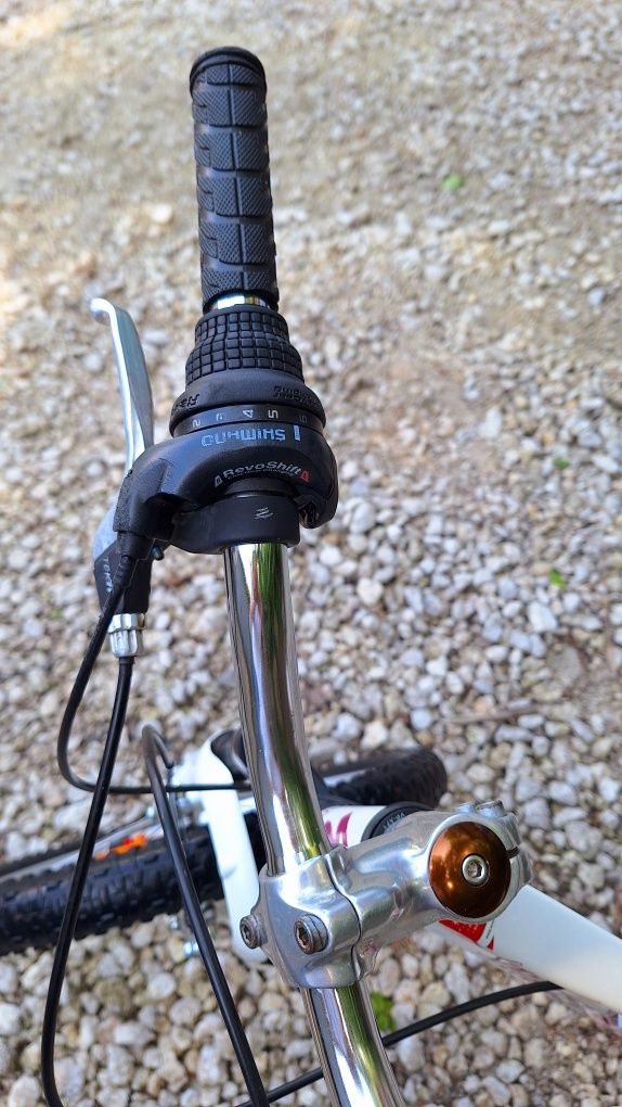 Велосипед дитячий для дівчинки specialized hotrock 20"