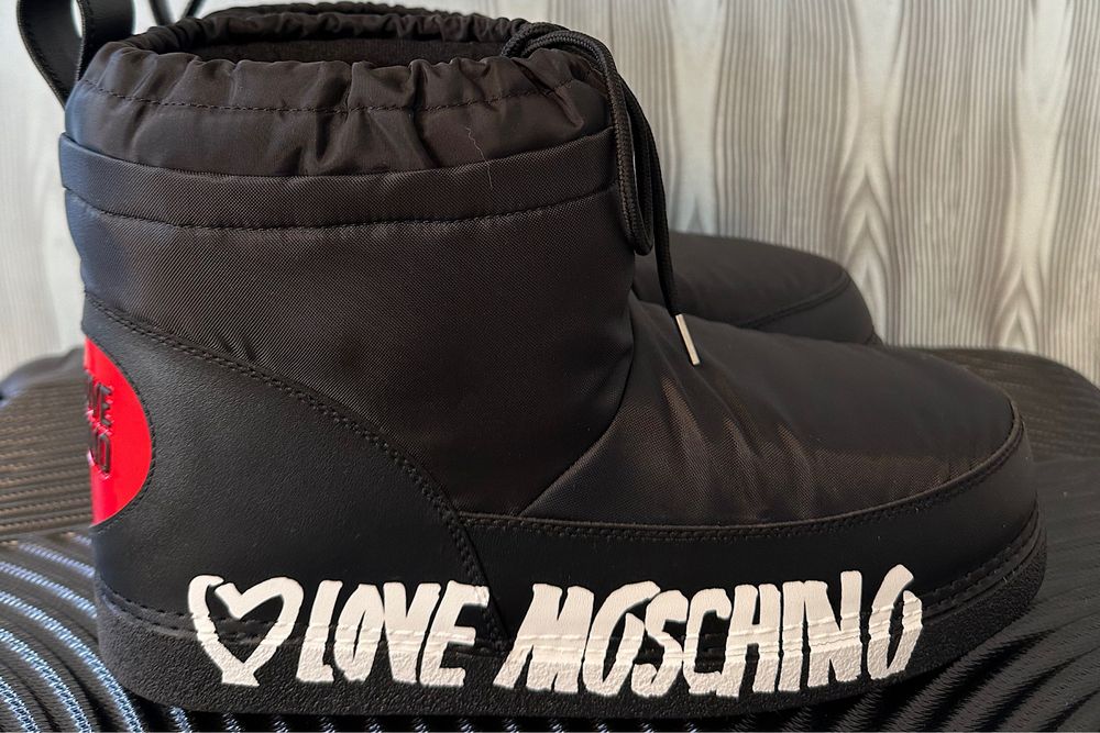 Оригінал! Нові! Снігоходи Love Moschino, 41-42 розмір