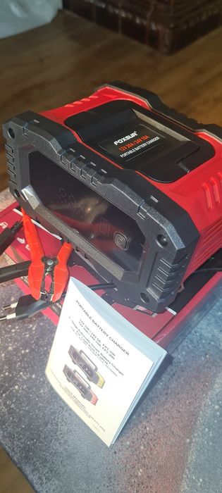 Зарядний пристрій FOXSUR для акумулятора