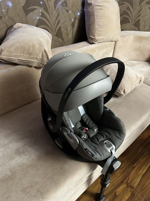 Cybex Cloud Z + база Isofix Base Z — отличное состояние