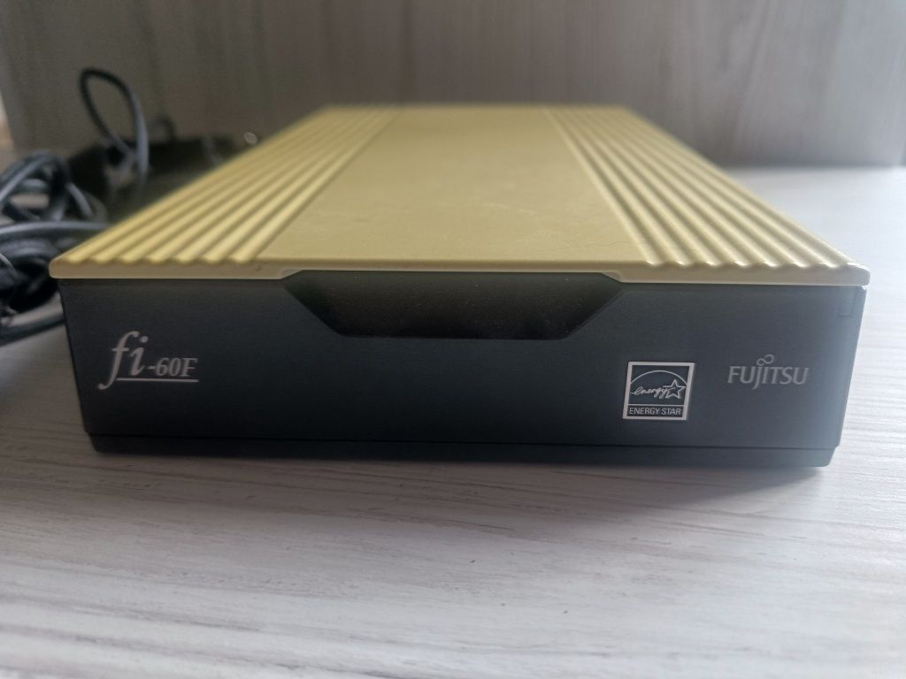 Паспорт сканер Fujitsu fi-60f б/у