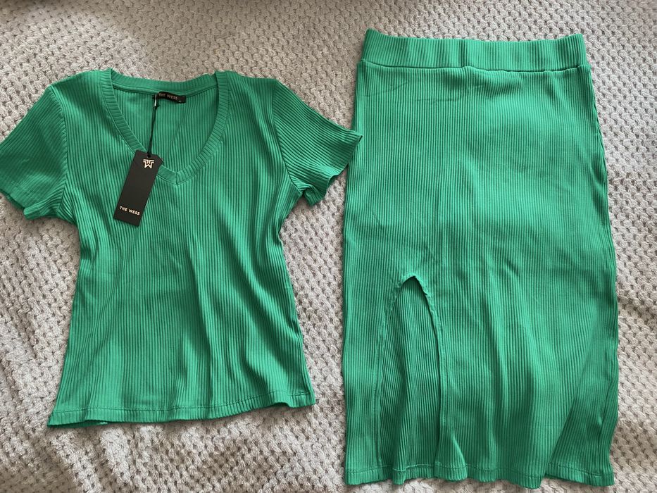 Komplet bluzka+ spodniczka marki the wess