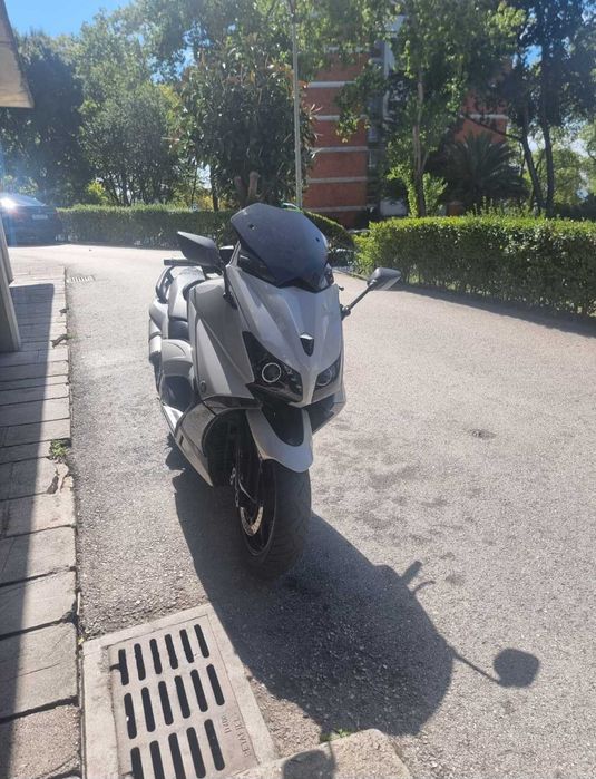 Yamaha T-max 530