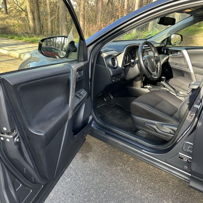 Toyota rav4  2013 года