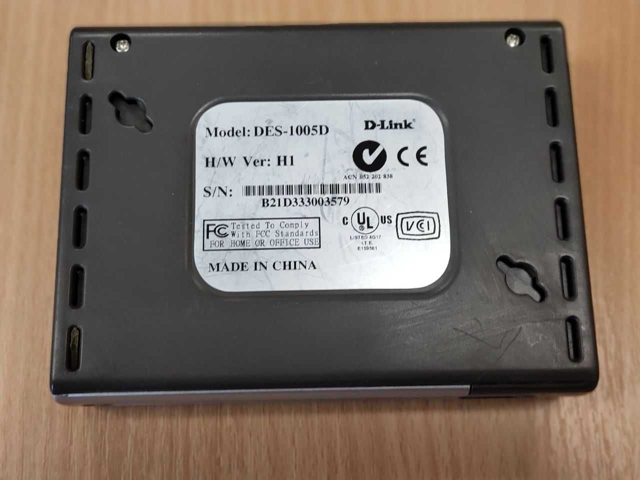 Коммутаторы (свитчи)  D-LINK  DES-1005D,  D-LINK  DES-1008D