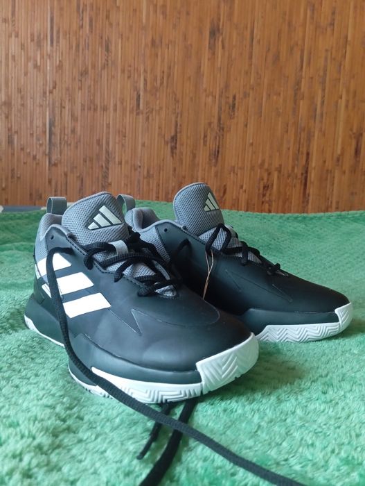 Оригінальні Адідас Фірмові кросівки Нові
