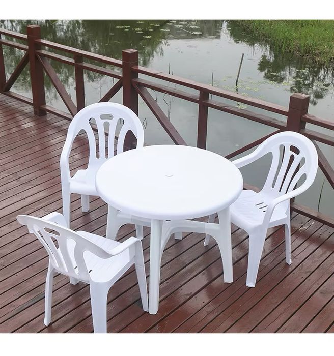 Стол ,стул,садовая мебель ,пластиковые стулья