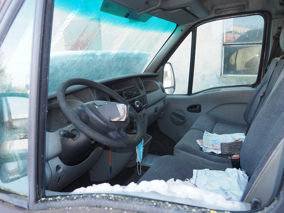 Tanio  samochód master - interstar do remontu dwa w cenie jednego.