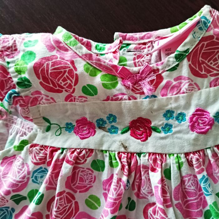 87. Sukienka dla dziewczynki na 3-6 m-cy