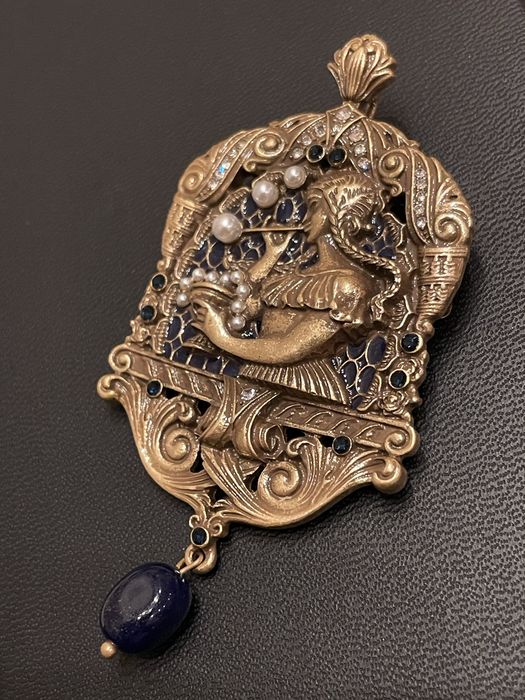 Брошка - кулон у вінтажному стилі