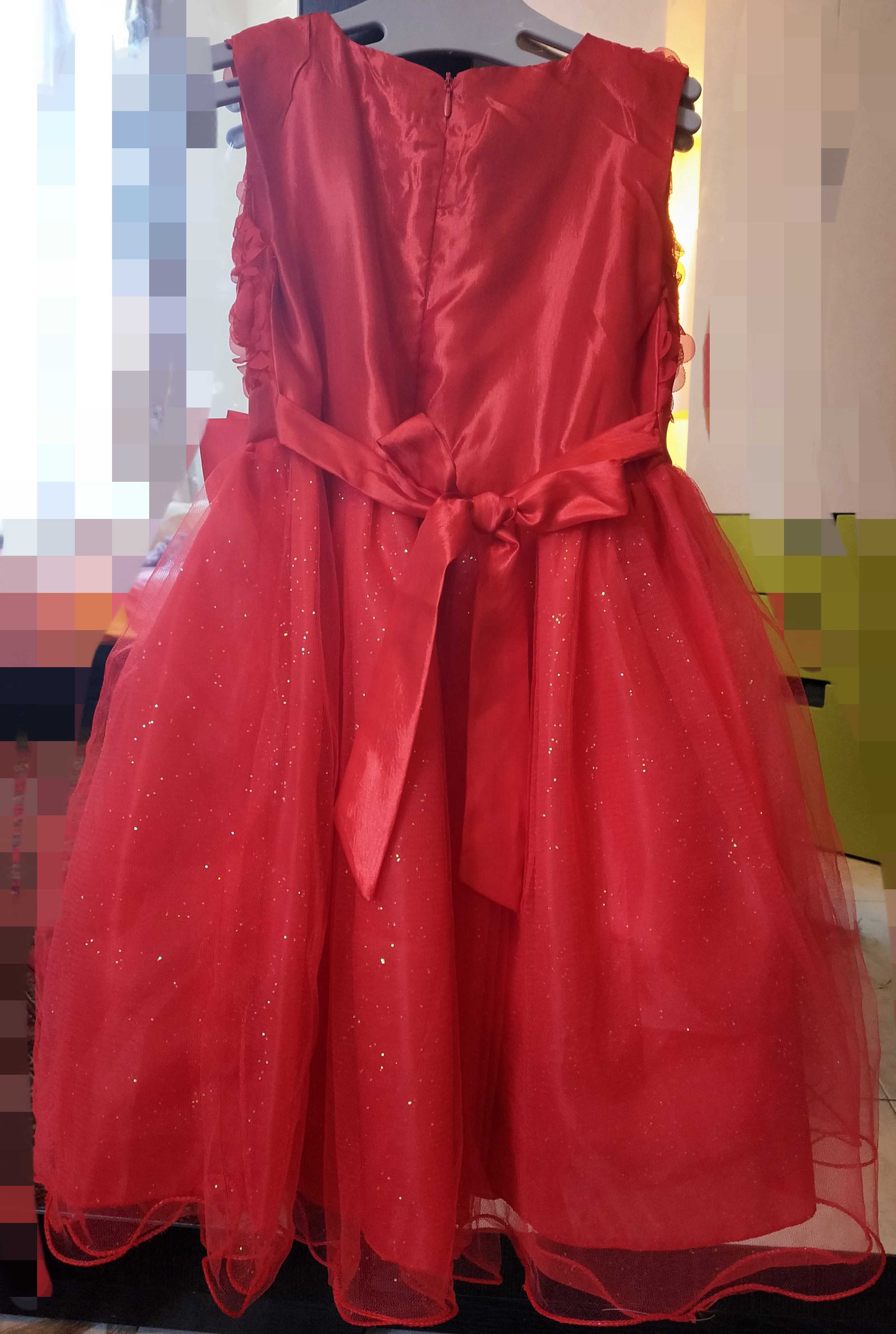 Нарядное платье на девочку 5-7 лет
