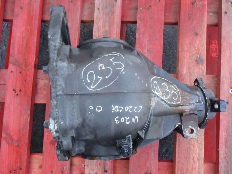 Diferencial 0165136   A2093510205 MERCEDES W203 2000 C220CDI 143CV 0P 2.65