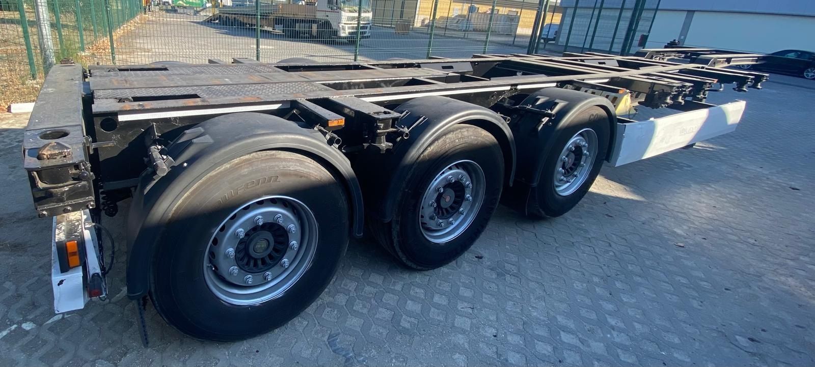 Semi reboque Krone porta contentores para venda