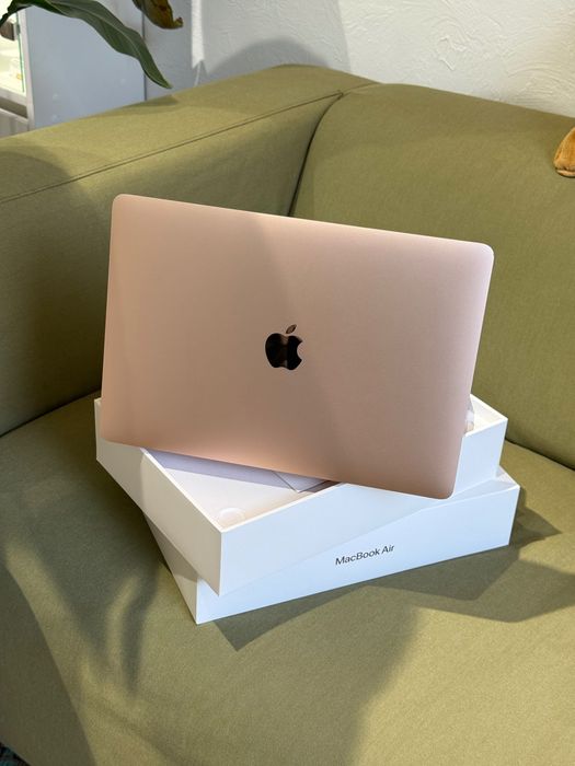MacBook Air M1 8/256 Gold в гарному стані. Гарантія від магазину.