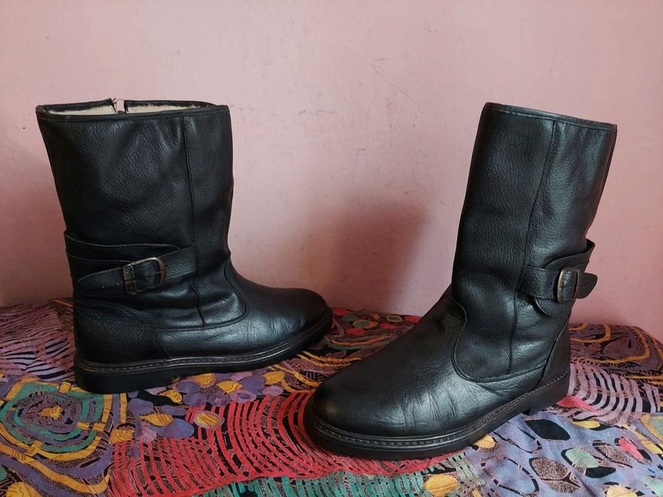 Чоботи мисливські rooni кожані на меху оригінал

чоботи зимові таких т