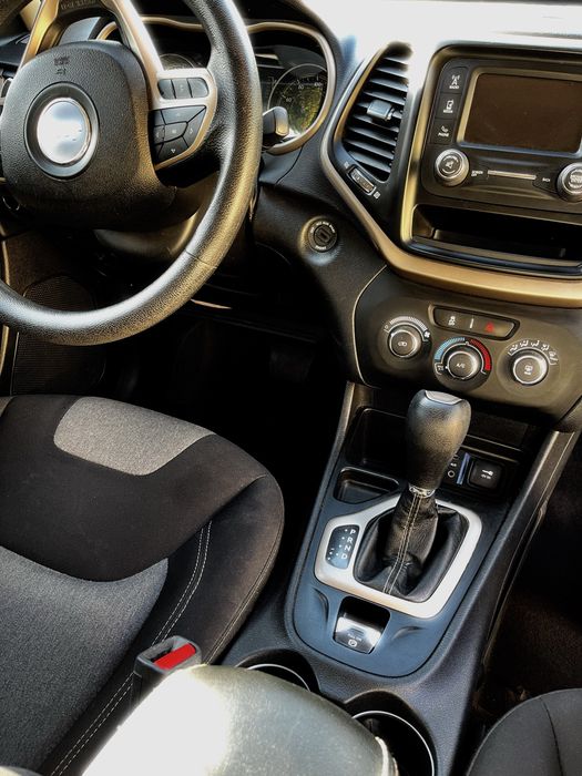 Jeep Cherokee Sport KL 2,4 бензин/газ