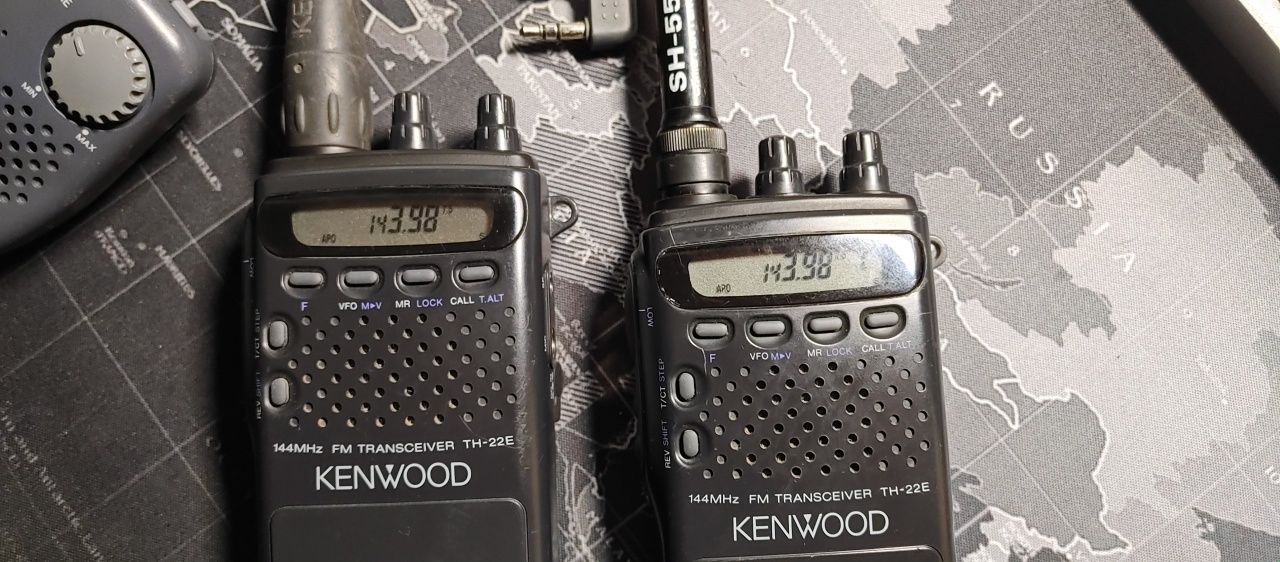 Радиостанция Kenwood TH 22E пара