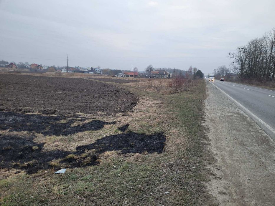 земельна ділянка с. Жовтанці біля траси