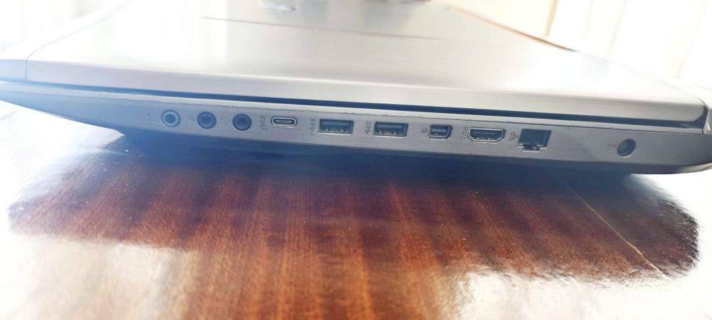 ASUS ROG 19 " 32 Gb RAM