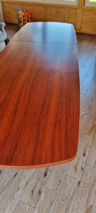 Stół do jadalni na 8 miejsc