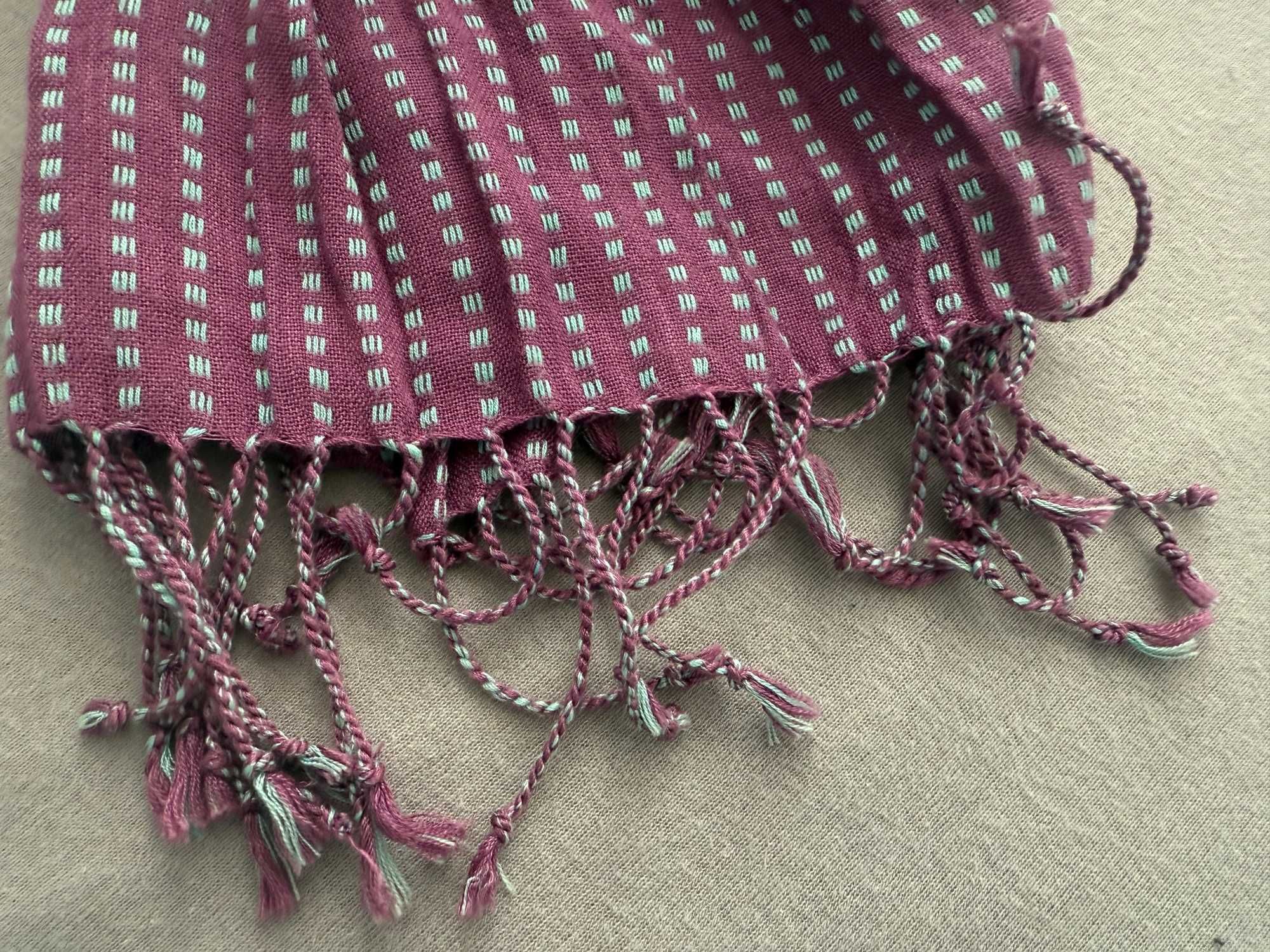 Piękny, mięciutki szal z frędzlami w kolorach wiosny Marengo Fashion