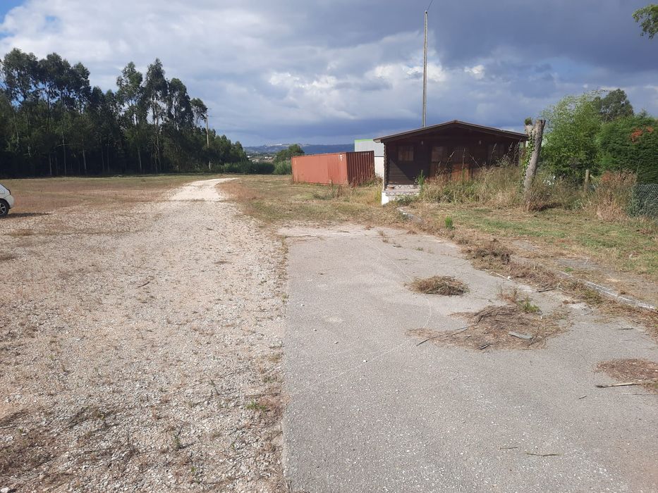 Arrendamento Anual de Armazem em Bombarrall