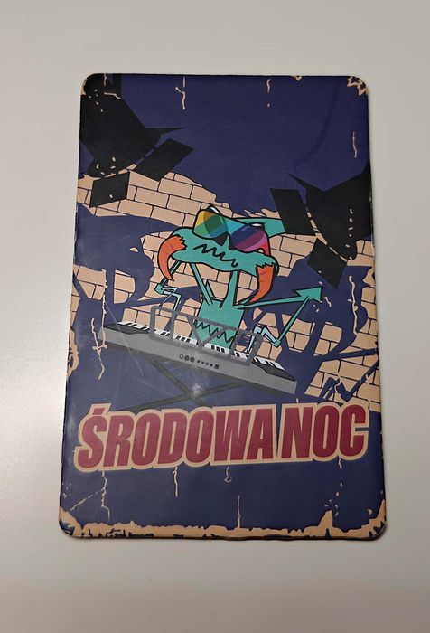 Magnes na lodówkę Limitowany Kapitan Bomba Środowa Noc Kurvinox