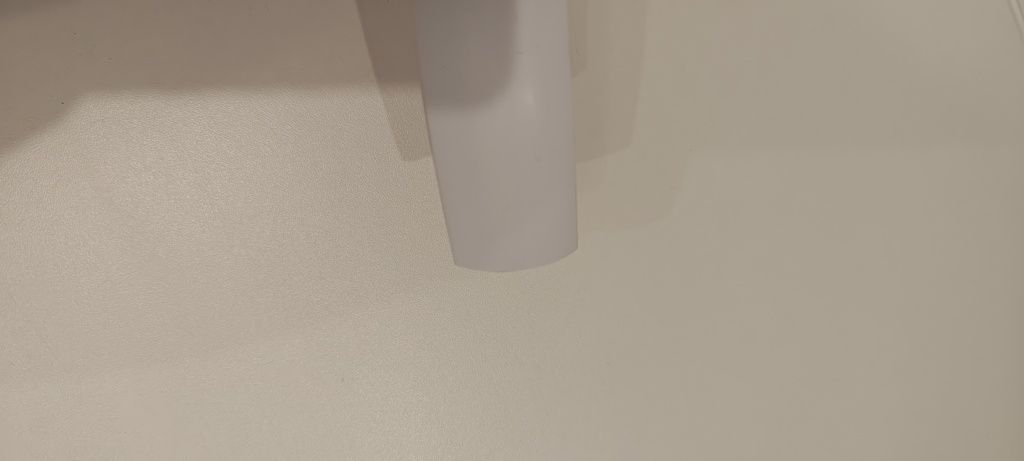 Biała listwa progowa, przypodłogowa, gumowa, nowa 103x 3 cm