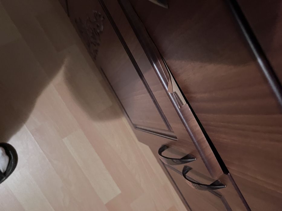 Стінка в гостьову кімнату