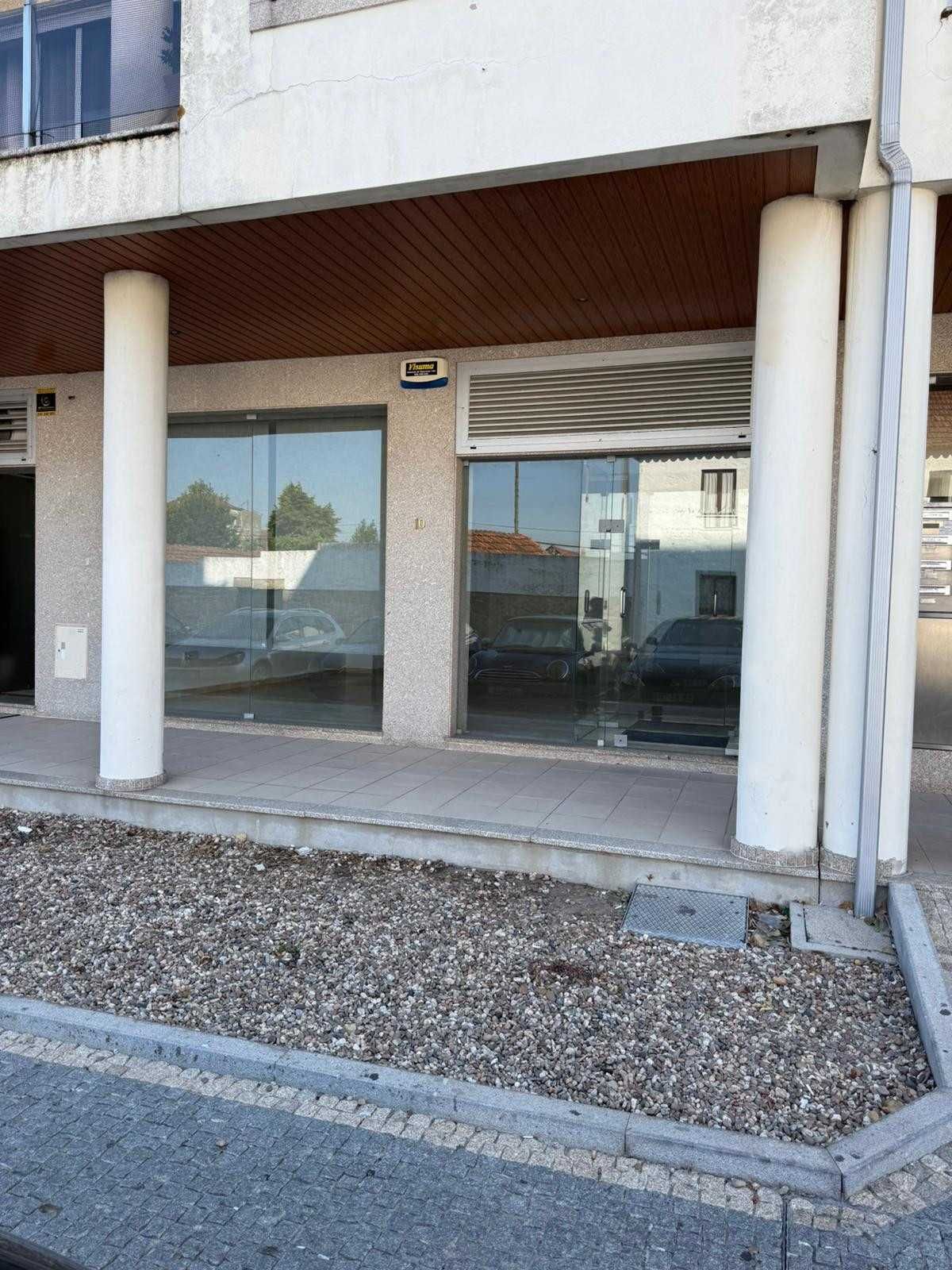 Loja ampla 100m² Freamunde Paços de Ferreira
