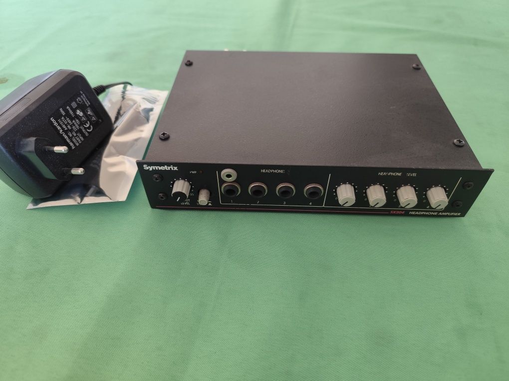 Symetrix amplificador de auscultadores.