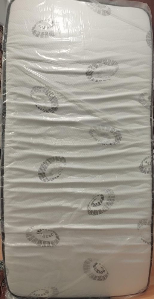 Colchão novo com 190 cm, C / 90 cm L