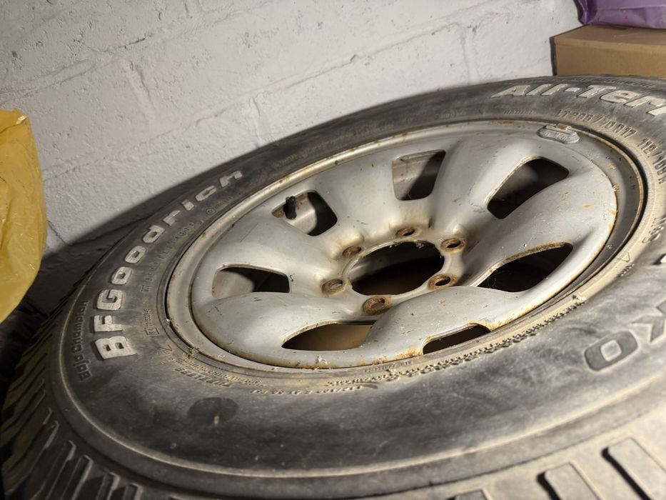 Opony na felgach stalowych 265/70 R17 felga 17x7,5”