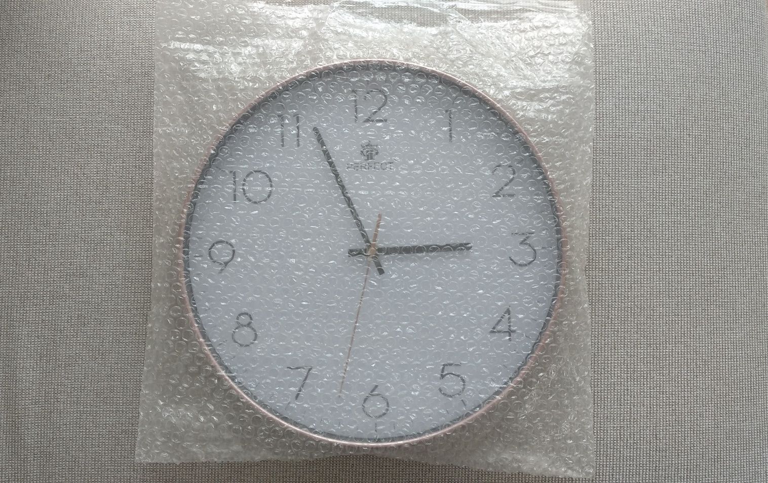 Nowy przepiękny zegar Perfect nowoczesny biały beżowy miedziany różowy