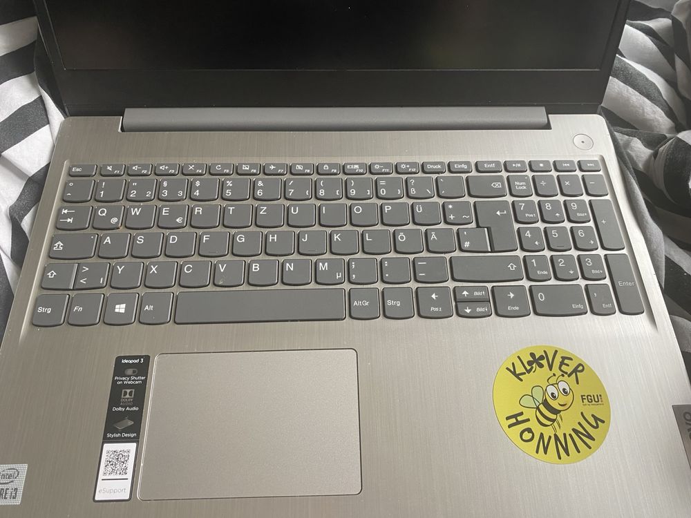 Laptop Lenovo Idea Pad 3 z niemiecką Klawiaturą