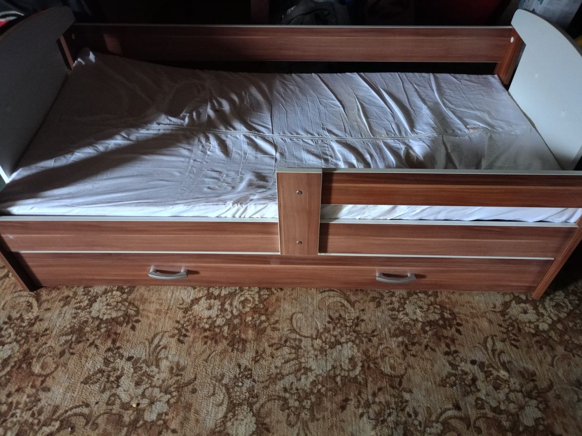 Łóżko dziecięce z szufladą